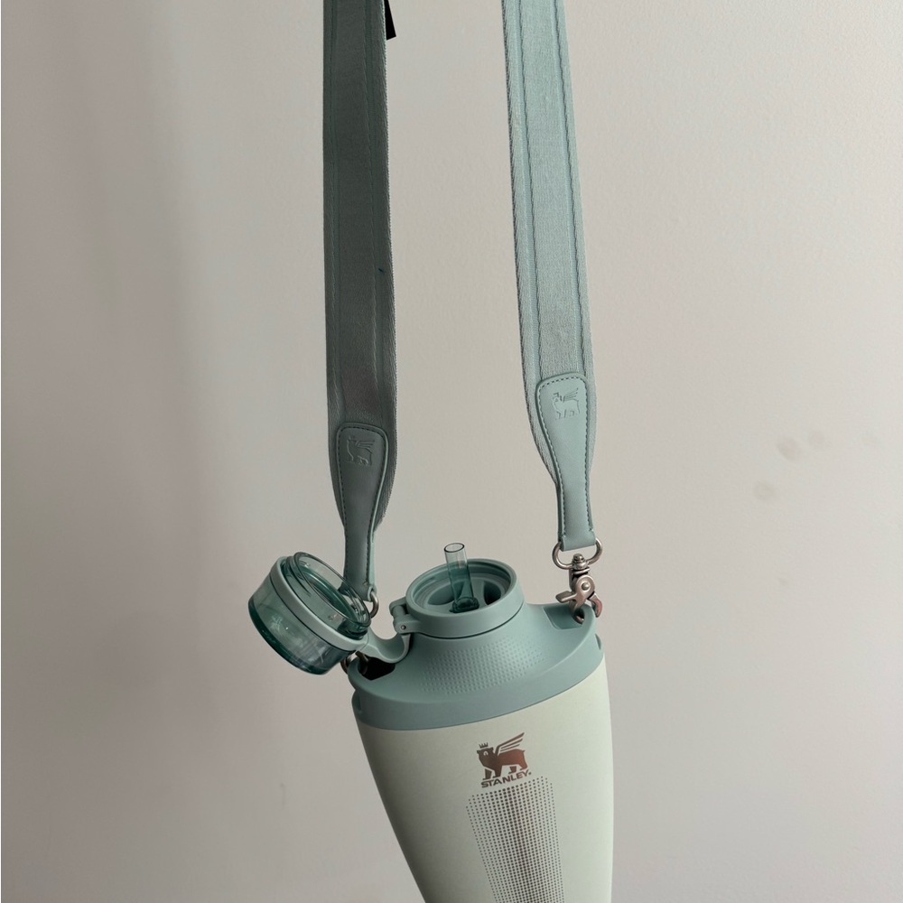 BRAND NEW Stanley Cross Bottle - Light Blue - Picture 6 of 7